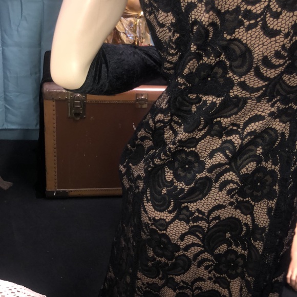 CONNECTED BLACK LACE MAXI SIDE LEG SLIT NUDE SLIP - Picture 8 of 10